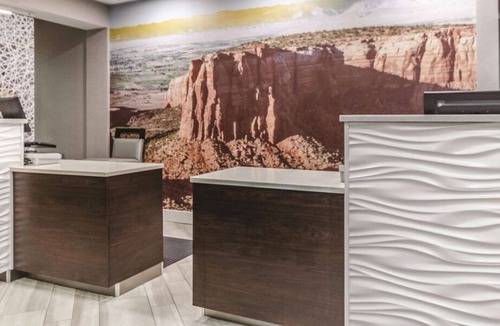 Grand Junction Hotel | Three 1BR Ste with 1 King Bed & Pool VW, No-SMK at La Quinta Inn by Wyndham
