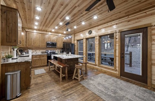 Almont Apartment | Three Bears Hideout Luxury Mountain Cabin Getaway for Families Groups