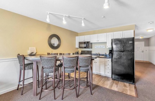 Kelleys Island Hotel | Three Bedroom 2 Bathroom Hotel Suite