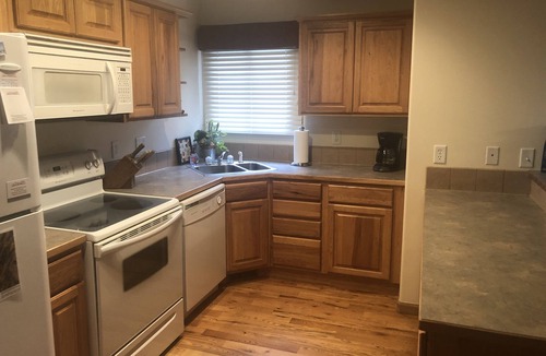Estes Park Condo | Thunder Canyon Condo blocks to dwtn & Stanley Hotel Dining, RMNP, Disc rates