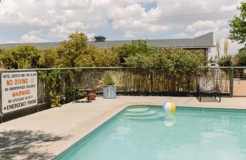 Marfa Hotel | Thunderbird Hotel