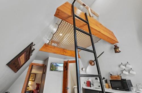 Colorado Springs House | Timber Lodge #4