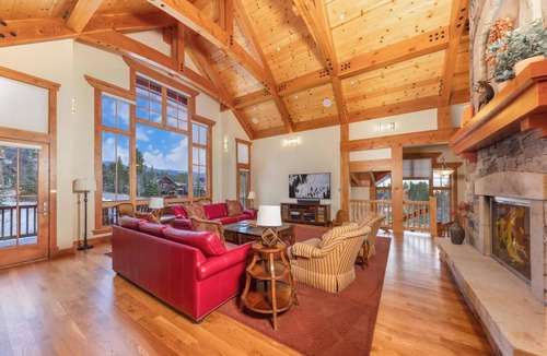 Timber Trail House | Timber Trail Lodge: Hot Tub, Private Shuttle, Pool Table, Sauna