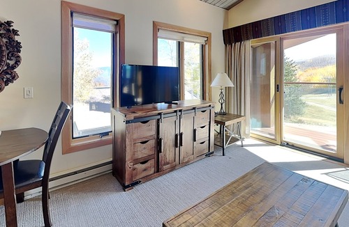Snowmass Village Apartment | 🌲Timberline 318 Studio Deluxe ~ Hot Tub~Pool~WiFi~Ski-in/out~Local Shuttle🌲