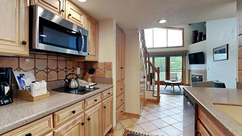Snowmass Village House | Timberline Condominiums Studio Loft Deluxe Unit 314