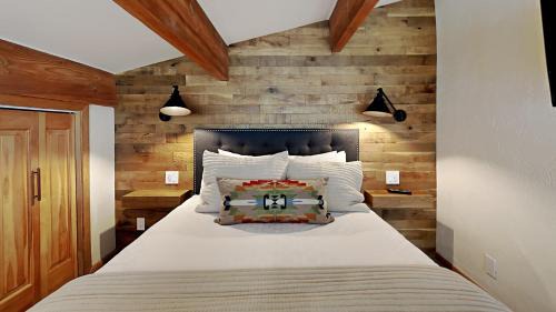 Snowmass Village House | Timberline Condominiums Studio Loft Deluxe Unit 314