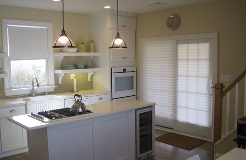 Avon House | Timeless “Bay Header” two blocks from the beach.