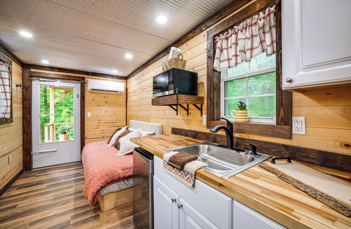 Cumberland Cabin | Tiny Cabin Nature Retreat Near Blue Rock