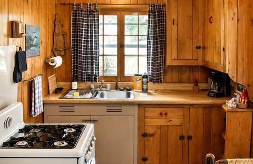 Riverside Cabin | Tiny Cabin Perfect an Individual Escape with BBQ in Riverside, Wyoming