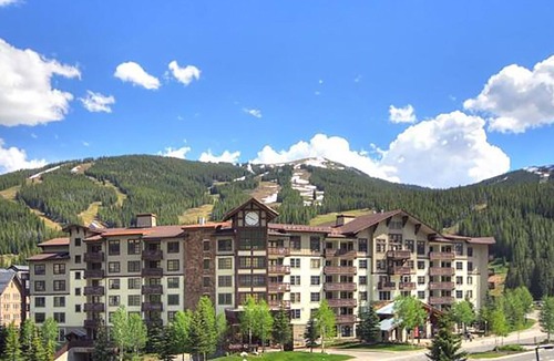 Copper Mountain Village Condo | TOP FLOOR corner condo in Prime Center Village with Amazing Mountain Views