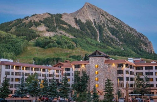 Crested Butte Condo | Top Floor Studio with Pool, Hot Tub, ski in-out, Pet-Friendly