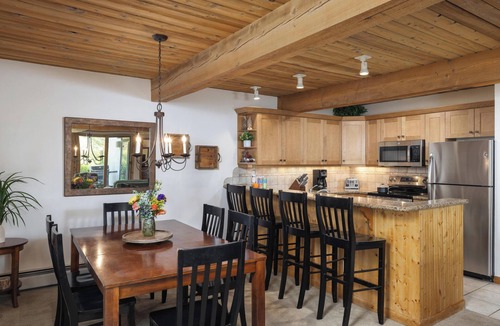 Snowmass Village Condo | Top of the Village - Trails 104