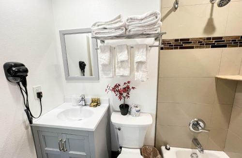 North State Hotel | Town and Country Inn