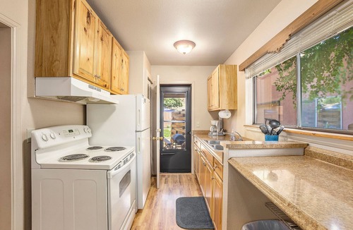 Manitou Springs Cabin | Town & Country Cottages