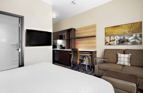 Loveland Hotel | TownePlace Suites by Marriott Loveland Fort Collins