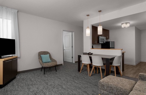Gateway Hotel | TownePlace Suites by Marriott Denver Airport at Gateway Park