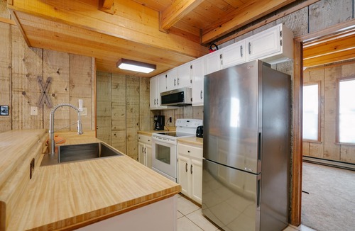Angel Fire House | Townhome across from Cougar shuttle stop