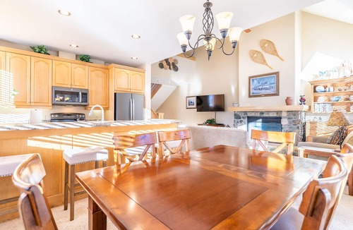 Mountain House House | Townhome w/Private Hot Tub & Balcony w/Mountain Views, Short Walk to Lifts!