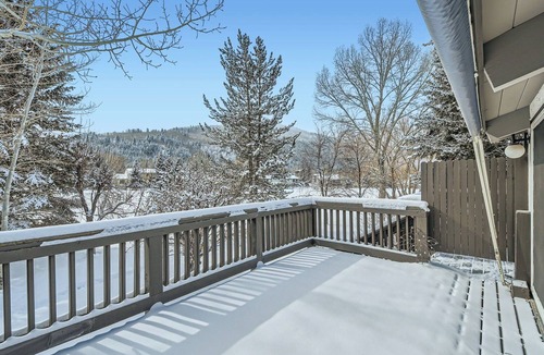 Eagle-Vail House | Townhouse with private hot tub in Eagle Vail