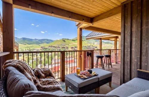 Mount Crested Butte Apartment | Trailside 3BR Top-Floor Views and Sauna