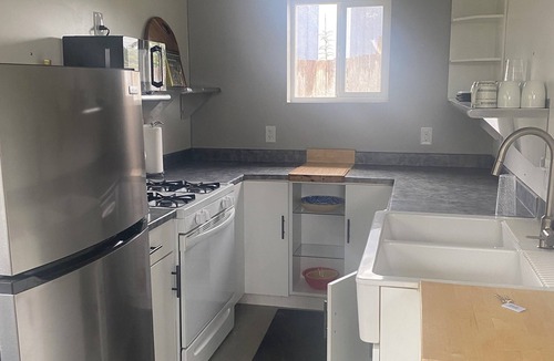 Eureka House | Tranquil, minimalist home just a short walk from rugged dunes.