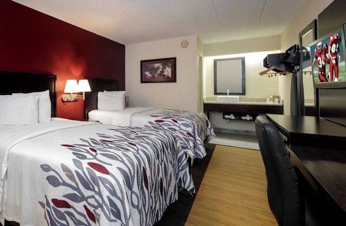 Washington Hotel | Tranquil Room Perfect for Comfortable Work Stays in Pennsylvania - Free Coffee!