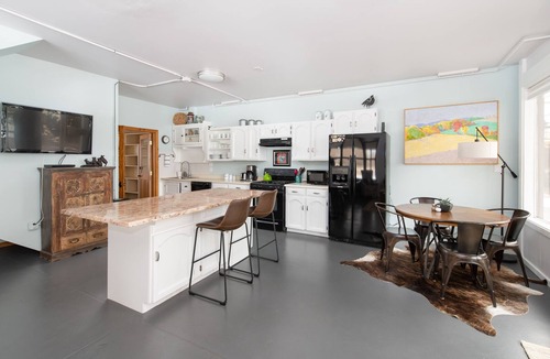 Carbondale House | Tranquil & Spacious 2Bd in C’dale. Majestic, VIEWS , comfy, close 2 skiing, WiFi