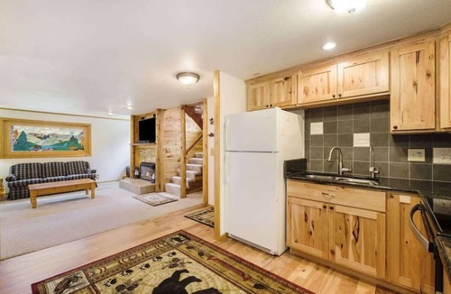 Estes Park House | Tranquil Stream Cabin; quaint Estes Park cabin!