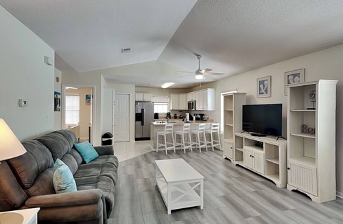 Navarre Beach House | Tranquility Base | Easy Walk to Beach, Cozy Home!