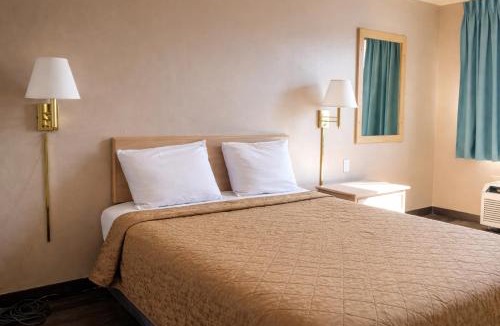 Northeast Heights Hotel | Tree Inn & Suites Albuquerque