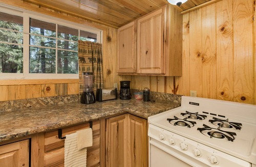 Bayfield Cabin | TreeHouse Cabin on Lake Vallecito - Fireplace, Porch, Hammock, Dogs OK