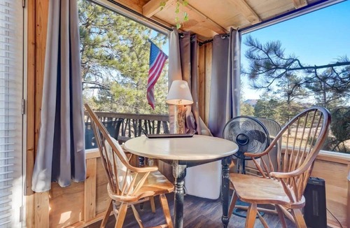 Larkspur Cabin | Treehouse Mountain Views Unique Ranch Experience