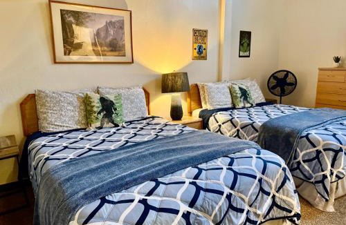 Yosemite West Apartment | Treetop Condo in Yosemite-Sleeps 6-Balcony