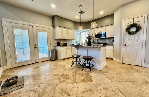 Northwest Area House | “Tremendous Comfort Meets Cool Luxury in Vibrant Las Vegas!”
