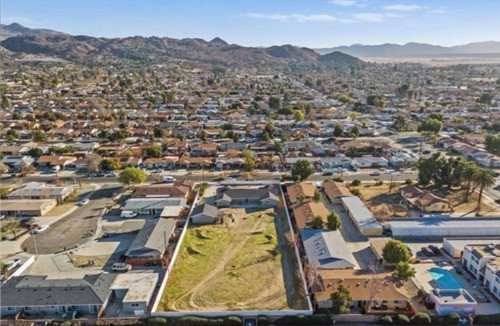 Hemet House | Tremendous Private Exclusive 5-bedroom house with AC in Hemet awaits you