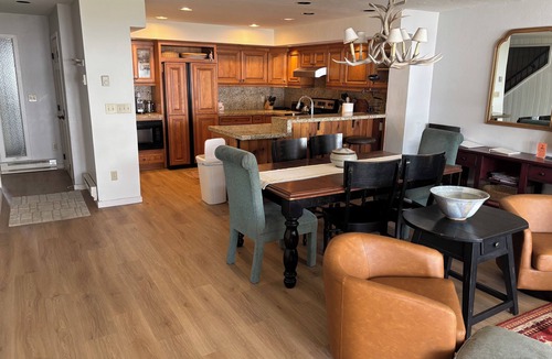 Mount Crested Butte Condo | True Ski-in/Ski-out Luxury 3-Br Condo