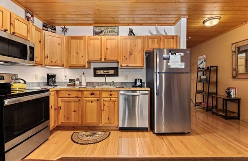 Fall River Estates Condo | Tucked-Away River Escape Private Hot Tub