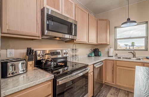 Fruita House | Tumbleweed: Cozy Modern Dog Friendly Retreat