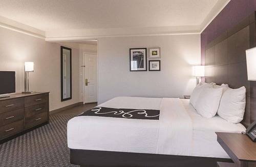 Grand Junction Hotel | Two 1BR Ste w/King Bed & Pool VW, N/S at La Quinta Inn by Wyndham Grand Junction