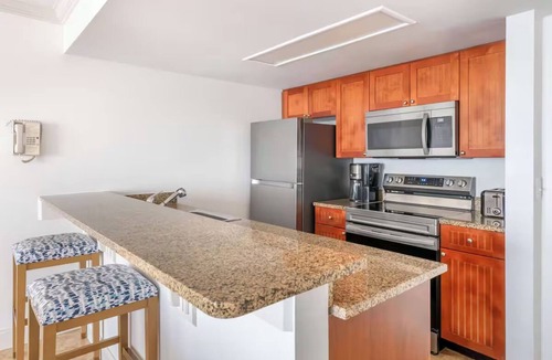 Ormond Beach Hotel | Two 2BR Suite w/Balcony & Kitchen l Sunset Boardwalk Nights & Pool Access