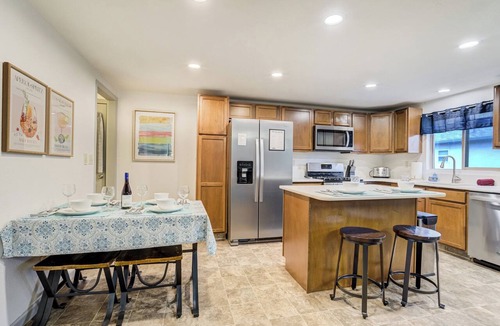 Central Colorado Springs House | Two Homes w/2 Hot Tubs + Game Room! Sleeps 10!