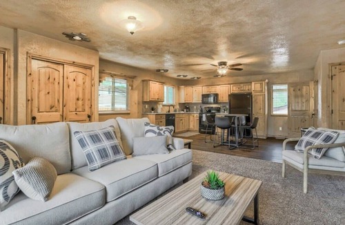 Colorado Springs House | Two houses | Patio & Fire pit in Old Colorado City