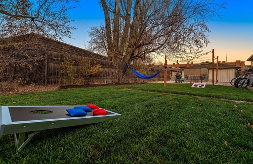 University Acres Condo | Ultimate Chill Zone | BBQ, Bikes, Pet Friendly!