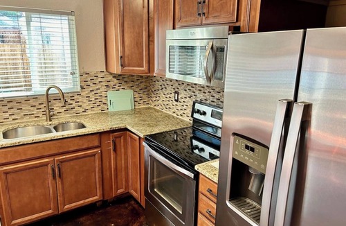 Jewell Heights - Hoffman Heights House | Ultimate Furnished Rental-Centrally Located