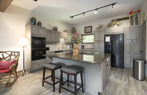 Corinthian Hills House | Uncover your Zen moments with the panoramic views from a rooftop deck!