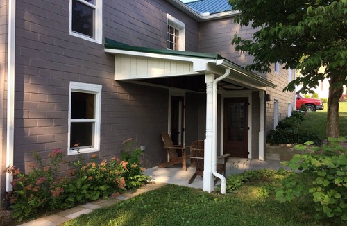 New Philadelphia House | unique 2 Bedroom house with large backyard - The “ Warehouse”