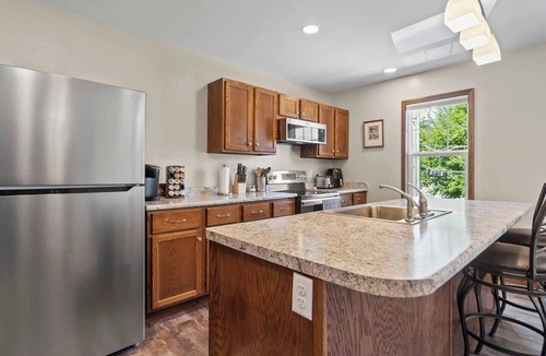 West Central Apartment | Unique Downtown Studio | Jacuzzi Tub, Game Room Access