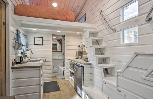 North San Antonio - SAT Apartment | Unique Stay: 'tiny Everest' San Antonio Home!