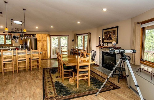 Pagosa Springs Cabin | Unique Tree House-Style Cabin Rental with a Luxury Hot Tub in Pagosa Springs, Colorado
