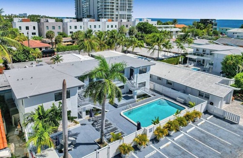 North Beach Apartment | UNIT #10 Waves on Desoto Studio with Pool